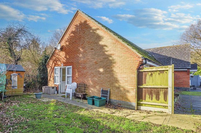 31 Heather Close, Colchester, Essex, CO2 0EQ 10