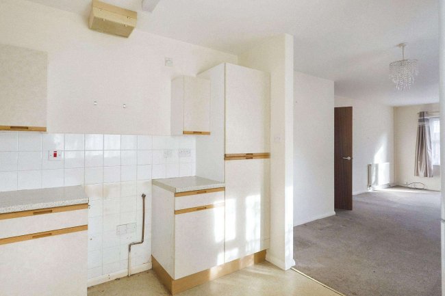 31 Heather Close, Colchester, Essex, CO2 0EQ 10