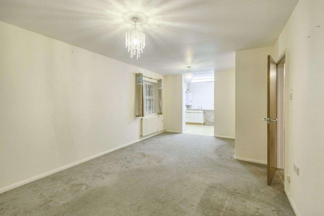 31 Heather Close, Colchester, Essex, CO2 0EQ 10