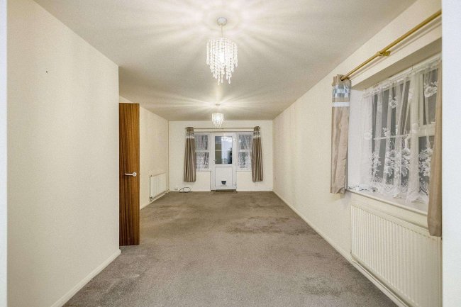 31 Heather Close, Colchester, Essex, CO2 0EQ 10