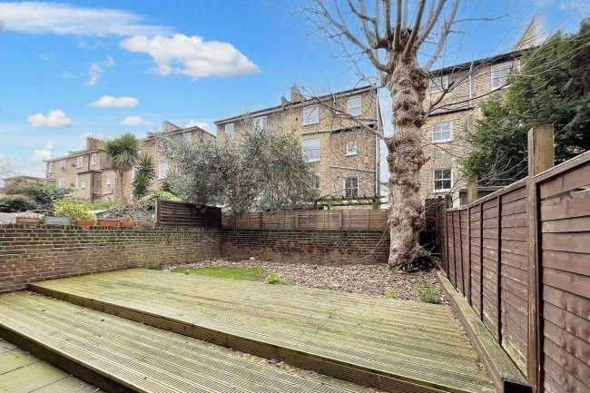 18a Godolphin Road, London,  W12 8JE 1