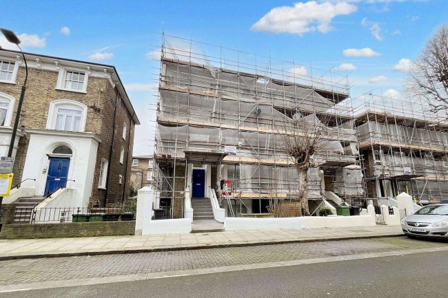 18a Godolphin Road, London,  W12 8JE 1