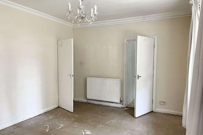 18a Godolphin Road, London,  W12 8JE 1