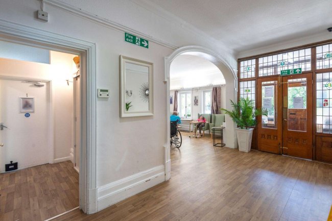 Macris House, Coopersale Lane, Theydon Bois, Epping, Essex CM16 7NS 5