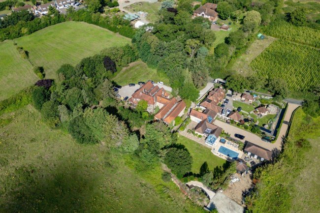 Macris House, Coopersale Lane, Theydon Bois, Epping, Essex CM16 7NS 5