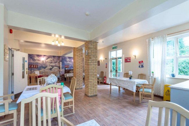 Macris House, Coopersale Lane, Theydon Bois, Epping, Essex CM16 7NS 5