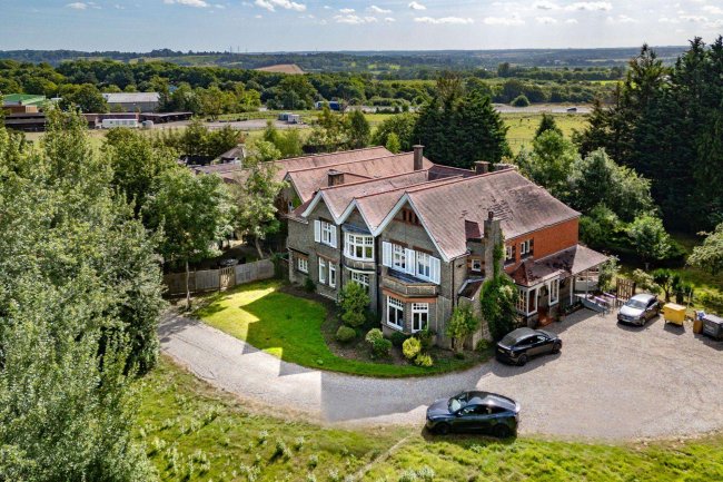 Macris House, Coopersale Lane, Theydon Bois, Epping, Essex CM16 7NS 5