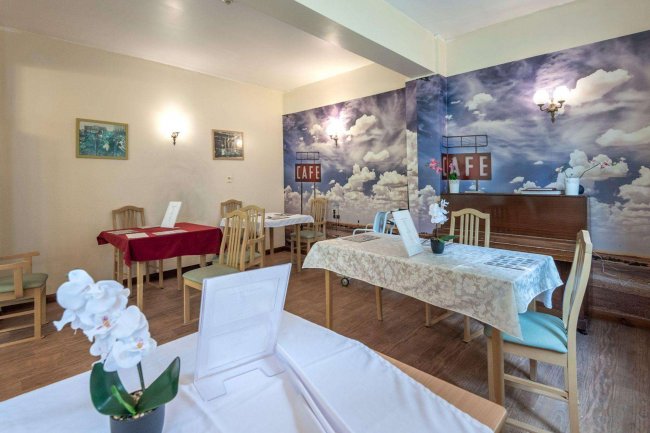 Macris House, Coopersale Lane, Theydon Bois, Epping, Essex CM16 7NS 5