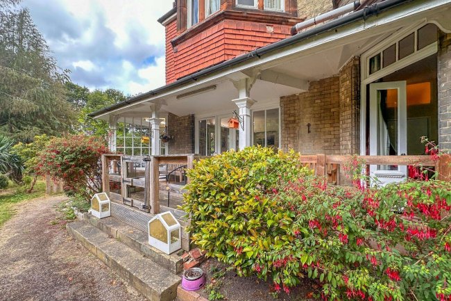 Macris House, Coopersale Lane, Theydon Bois, Epping, Essex CM16 7NS 5