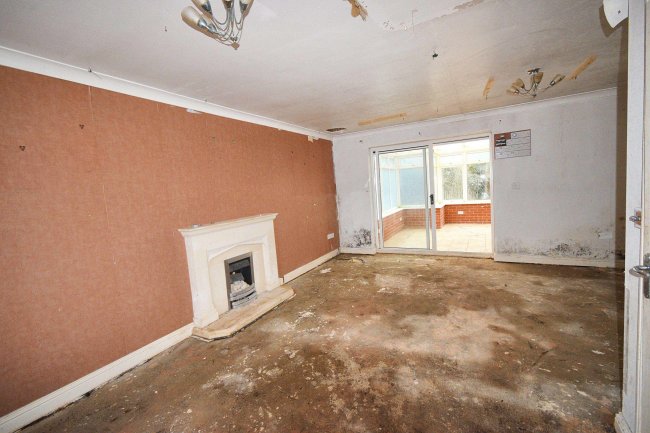 19 Ashfords Close, Saxmundham, Suffolk, IP17 1WB 8