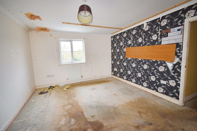 19 Ashfords Close, Saxmundham, Suffolk, IP17 1WB 8