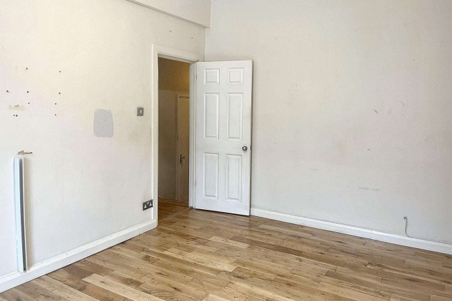 68 A & B Gosberton Road, Balham SW12 8LQ 3