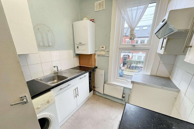 68 A & B Gosberton Road, Balham SW12 8LQ 3