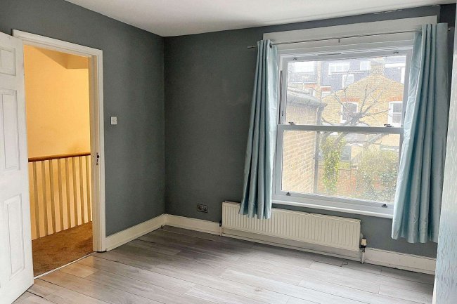 68 A & B Gosberton Road, Balham SW12 8LQ 3