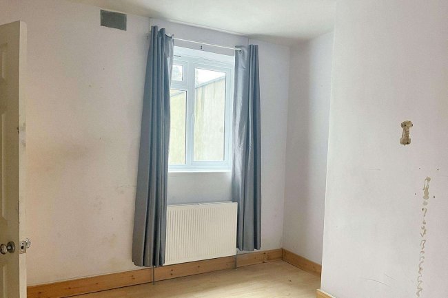 68 A & B Gosberton Road, Balham SW12 8LQ 3