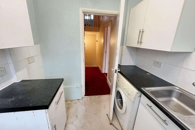 68 A & B Gosberton Road, Balham SW12 8LQ 3