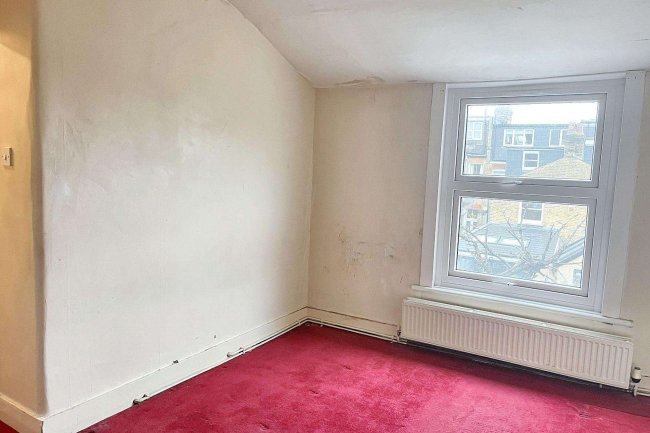 68 A & B Gosberton Road, Balham SW12 8LQ 3