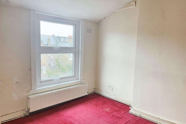 68 A & B Gosberton Road, Balham SW12 8LQ 3