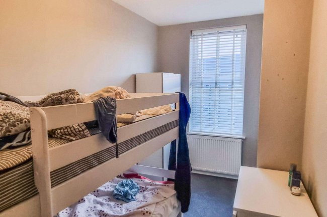 Flat C, 4 Bank Buildings, High Street, London NW10 4LT 8