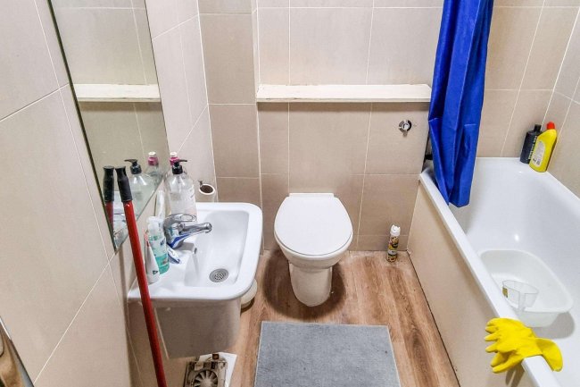 Flat C, 4 Bank Buildings, High Street, London NW10 4LT 8