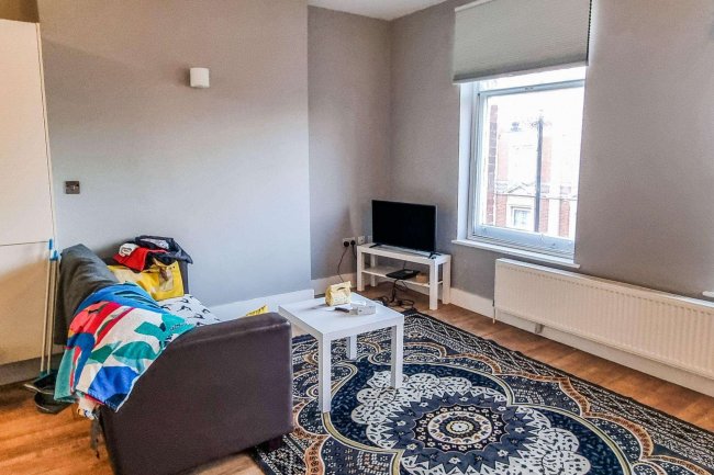 Flat C, 4 Bank Buildings, High Street, London NW10 4LT 8