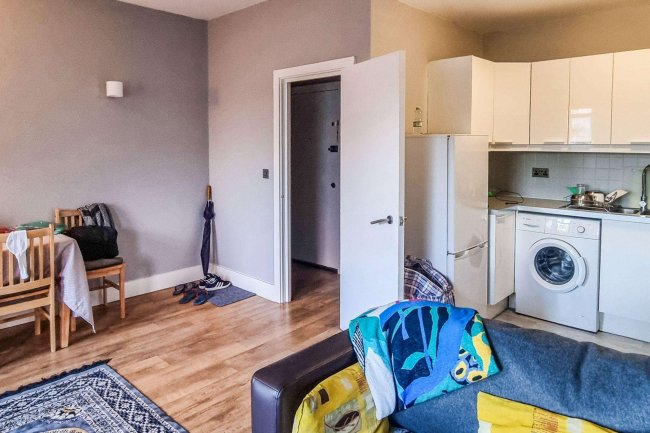 Flat C, 4 Bank Buildings, High Street, London NW10 4LT 8