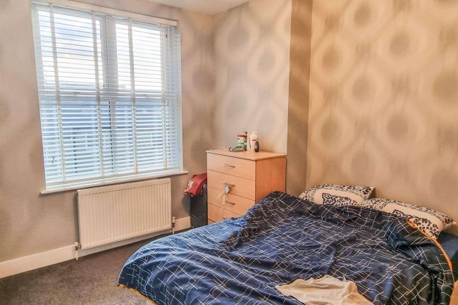 Flat C, 4 Bank Buildings, High Street, London NW10 4LT 8