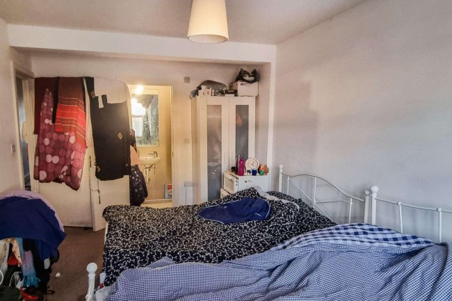 Flat E,  4 Bank Buildings, High Street, London NW10 4LT 10