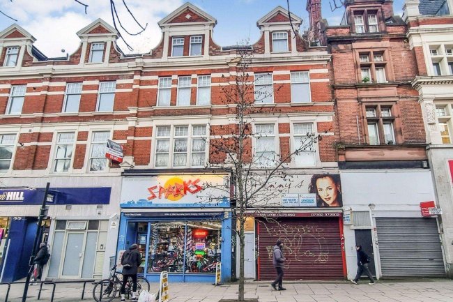 Flat E,  4 Bank Buildings, High Street, London NW10 4LT 10