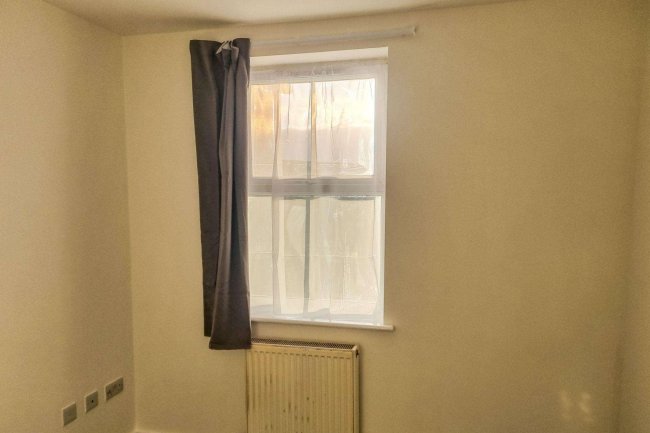Flat F,  4 Bank Buildings, High Street, London NW10 4LT 1