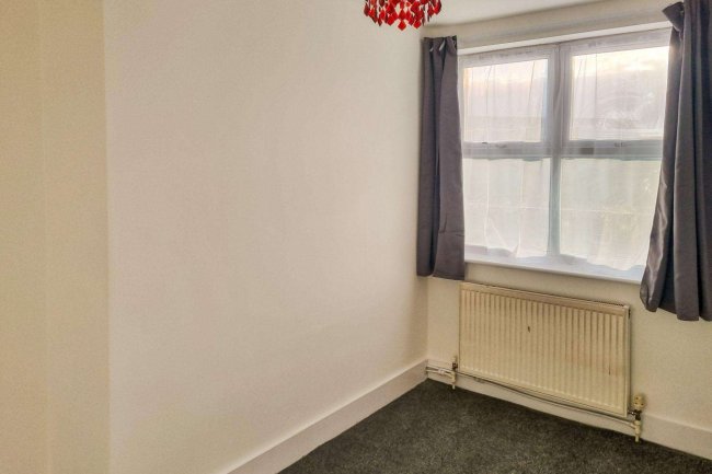 Flat F,  4 Bank Buildings, High Street, London NW10 4LT 1