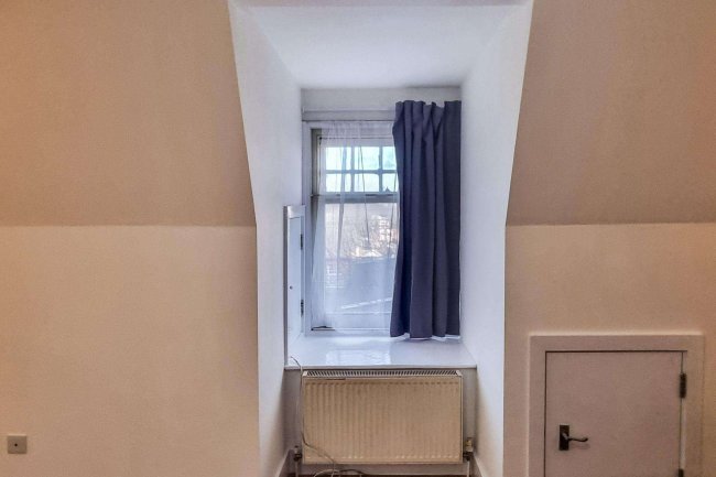 Flat F,  4 Bank Buildings, High Street, London NW10 4LT 1