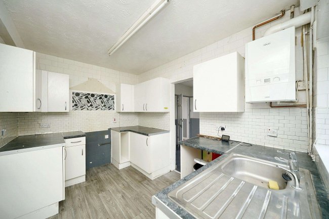 46 Leigh Road, Andover, Hampshire, SP10 2AL 9