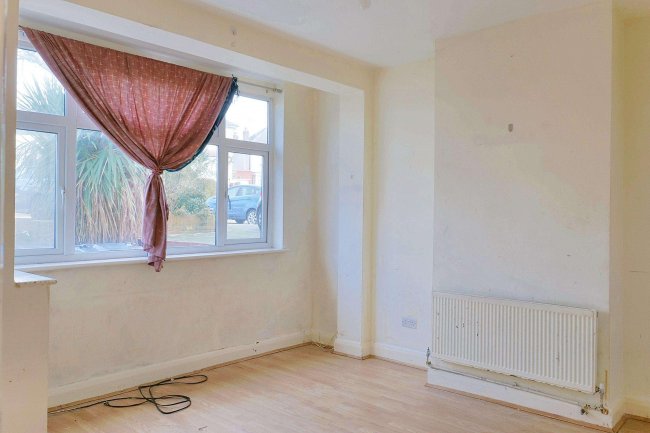 47 Arbroath Road, Eltham, London SE9 6RR 3