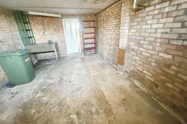 Ash-Mere, Umberslade Road, Earlswood, Solihull, West Midlands B94 5QA 3