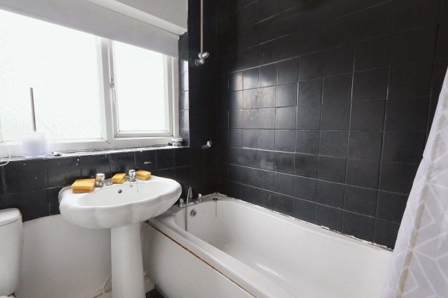 106 School Road, Wales, Sheffield S26 5QJ 8