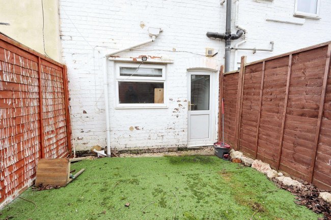 106 School Road, Wales, Sheffield S26 5QJ 8