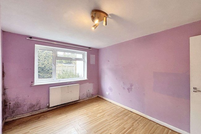 Flat A, 20 Huddlestone Road, Willesden, London NW2 5DN 4