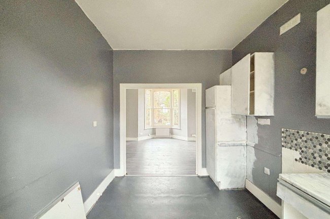 7 Victoria Terrace, Finsbury Park, London N4 4DA 8