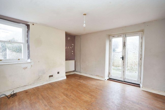 20 Vallis Way, Frome, Somerset BA11 3BH 7