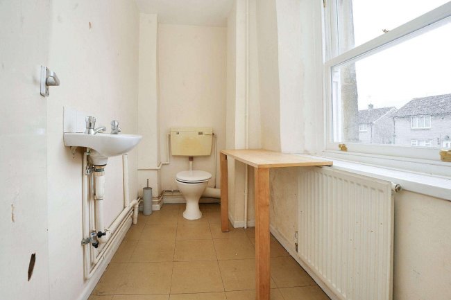 20 Vallis Way, Frome, Somerset BA11 3BH 7