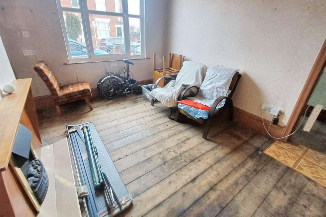 5 Elm Grove, Sale, M33 7JZ 5