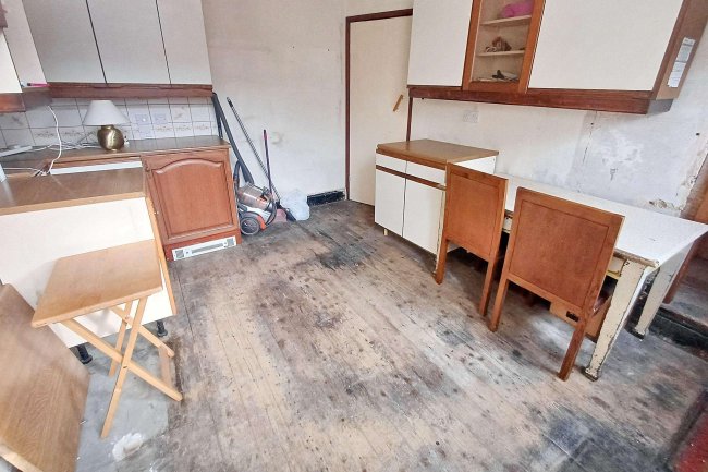 5 Elm Grove, Sale, M33 7JZ 5