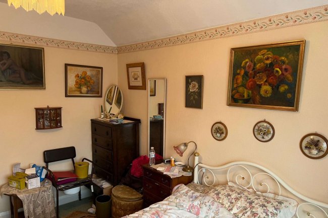 12 Kenton Gardens, St Albans AL1 1JS 10