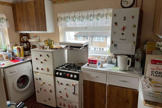 12 Kenton Gardens, St Albans AL1 1JS 10