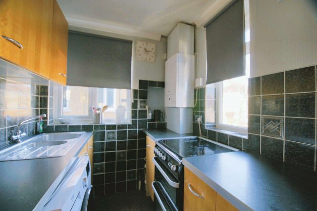 198A Eversley Avenue, Bexleyheath, DA7 6SW 5