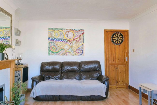 198A Eversley Avenue, Bexleyheath, DA7 6SW 5