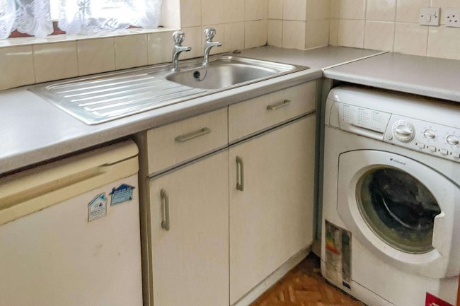 Flat 1 Saxon Court, 1 Roman Way, Billingshurst, RH14 9QU 7