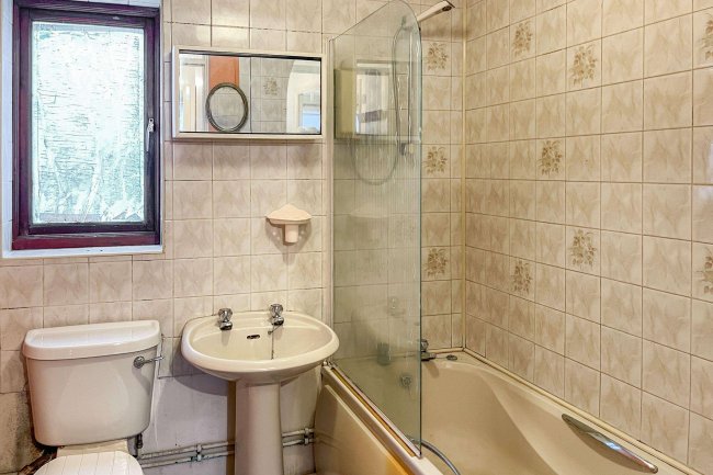 Flat 1 Saxon Court, 1 Roman Way, Billingshurst, RH14 9QU 7