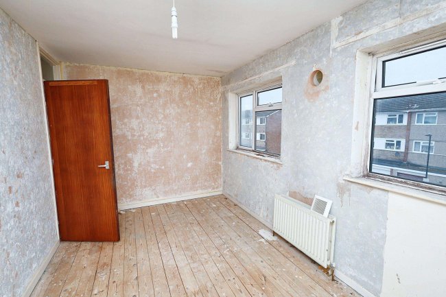 9 Merlin Close, Northolt UB5 6JG 8